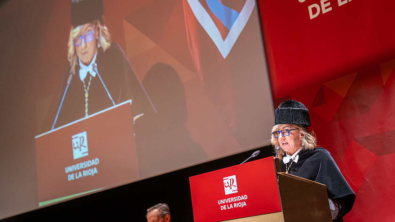 La rectora afirma que el tamaño de la Universidad de La Rioja «es una ventaja competitiva real» frente al desafío de la inteligencia artificial