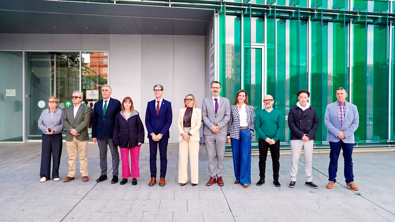 Visita institucional de la rectora Eva Sanz y el presidente Gonzalo Capellán al Edificio I de la Facultad de Ciencias de la Salud, en el que se imparten los Grados en Enfermería y en Medicina